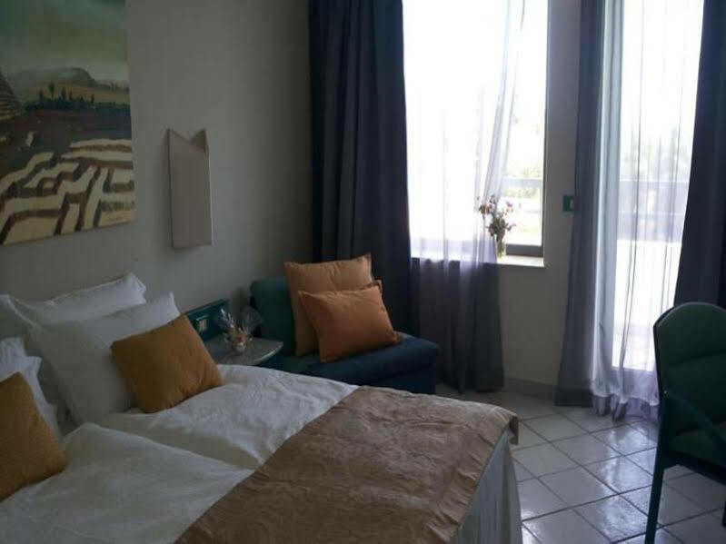 Hotel Acacia Marina à Marina di Ragusa Extérieur photo
